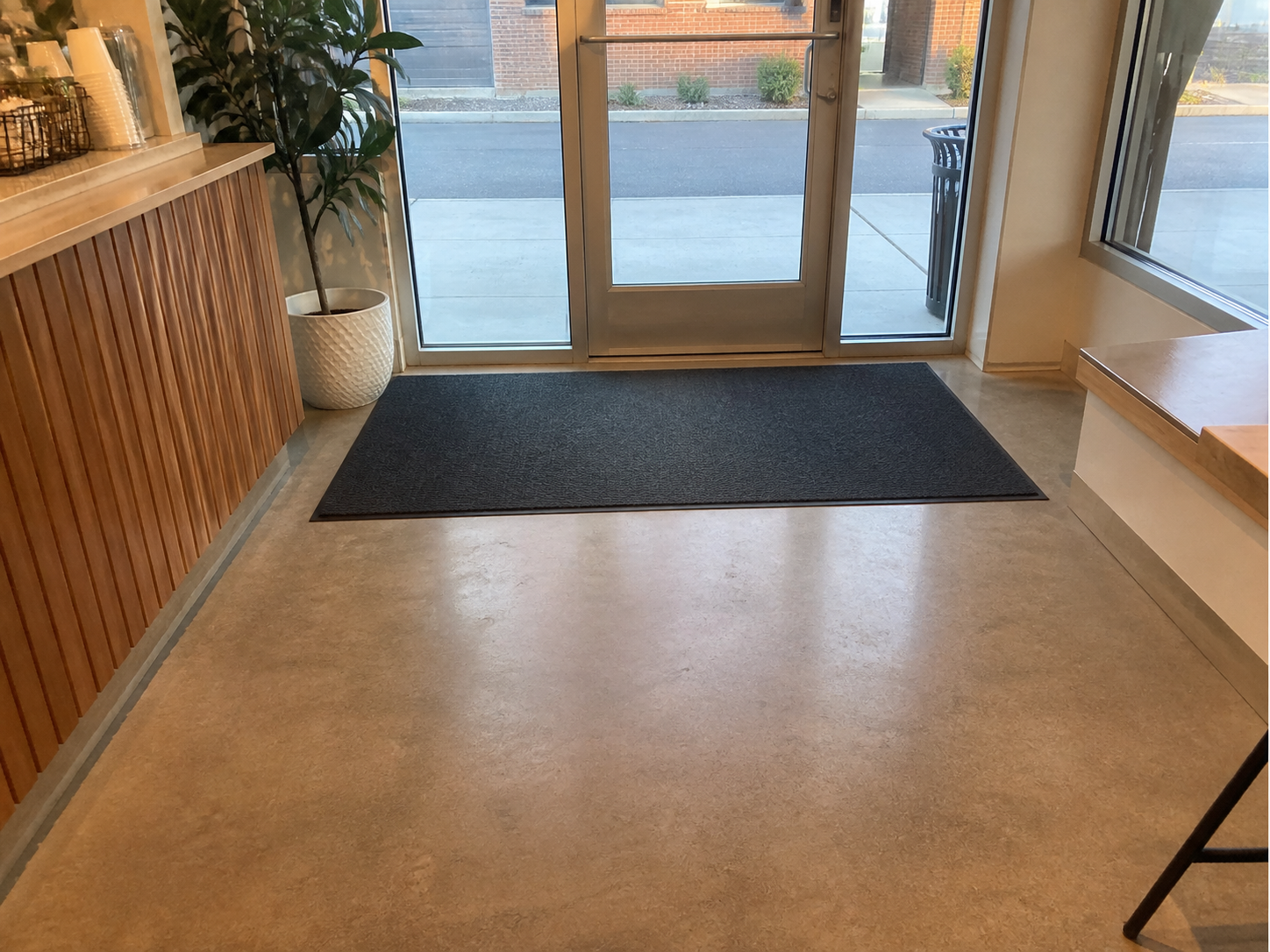 Sol de l’entrée propre et dégagé